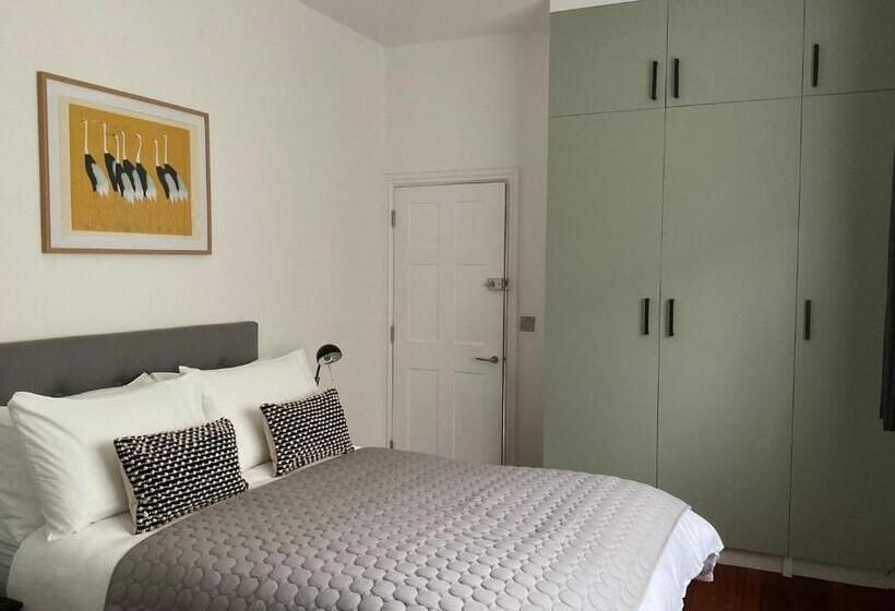 צימר Private Double Room With Ensuite, No Breakfast, Truro City Centre