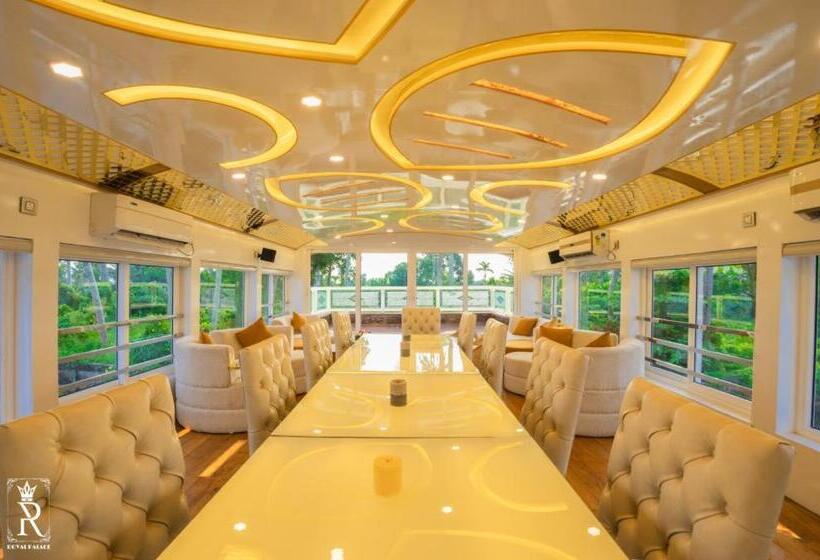 住宿加早餐 Royal Palace House Boat Ultra Luxury