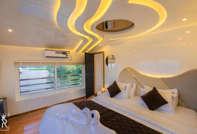 住宿加早餐 Royal Palace House Boat Ultra Luxury