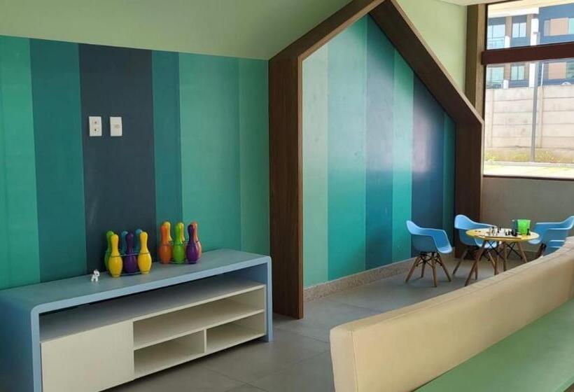 Flat Mana Beach Muro Alto