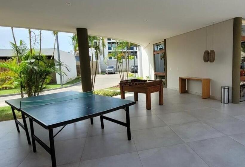 Flat Mana Beach Muro Alto