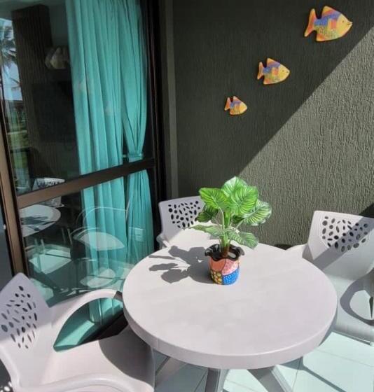 Flat Mana Beach Muro Alto