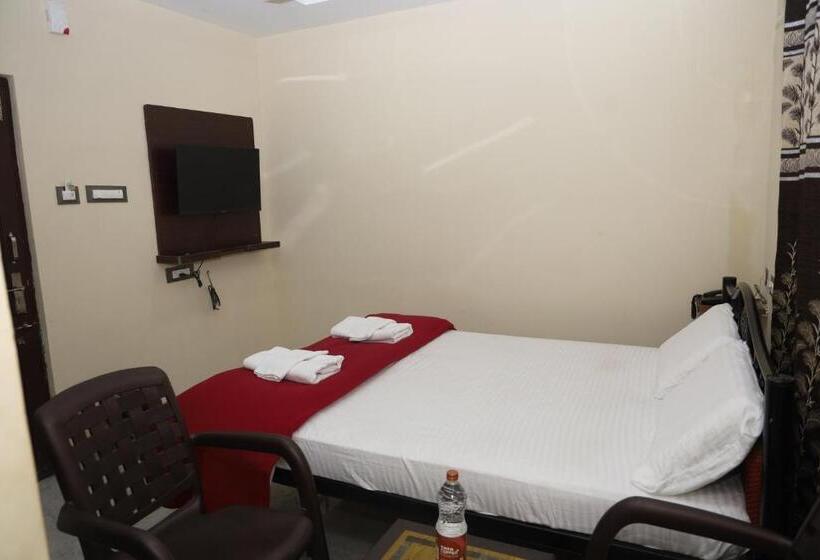 فندق Anand Grand And Lodge