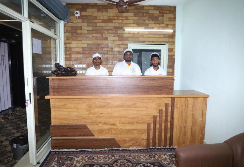 فندق Anand Grand And Lodge