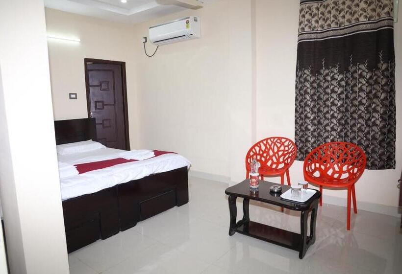 فندق Anand Grand And Lodge