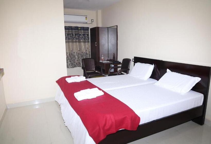 فندق Anand Grand And Lodge