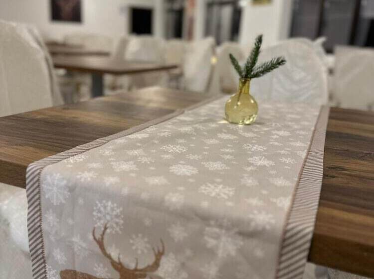 ホテル Cerbul Chalét Accommodation & Wellness