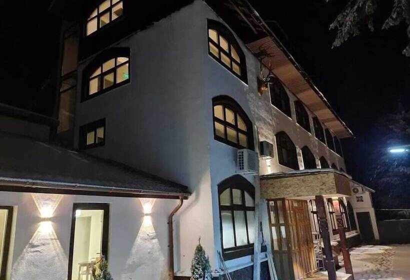 ホテル Cerbul Chalét Accommodation & Wellness