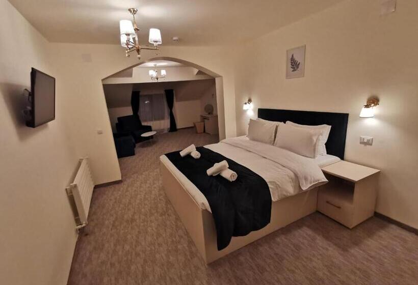 ホテル Cerbul Chalét Accommodation & Wellness