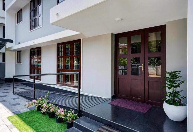 Отель Addis Homes