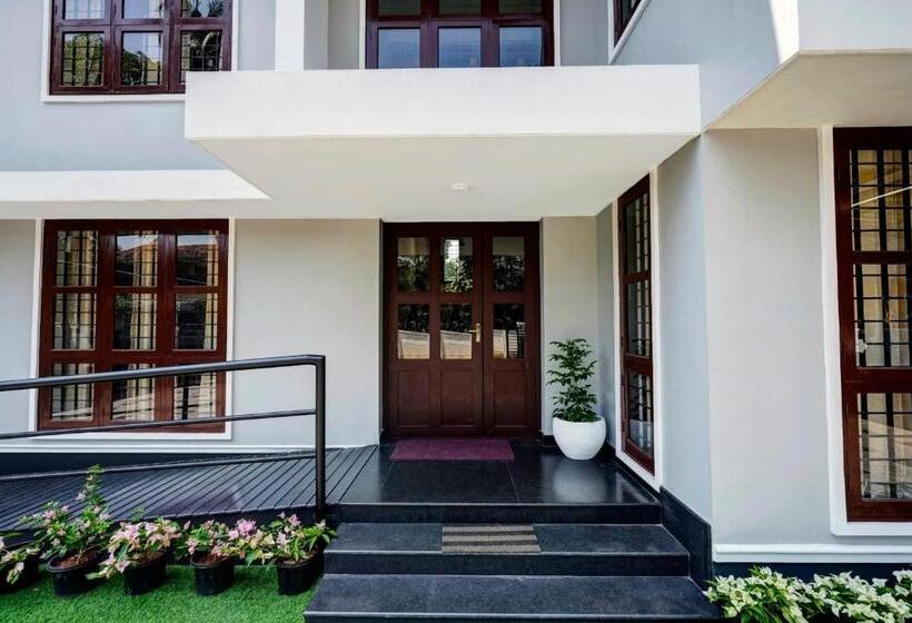 Отель Addis Homes