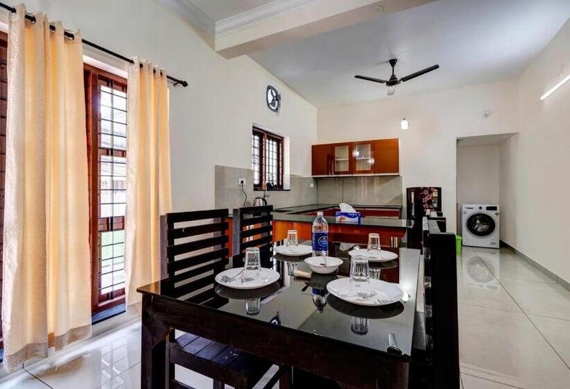 Отель Addis Homes