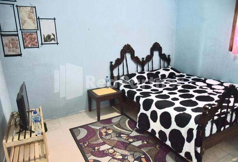 Szálloda Fanta Home At Pronojiwo Lumajang Redpartner