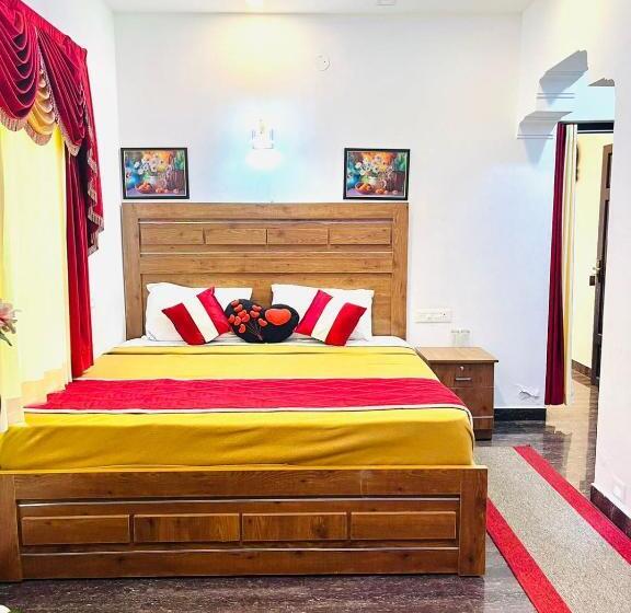 فندق Golden Leaf Munnar