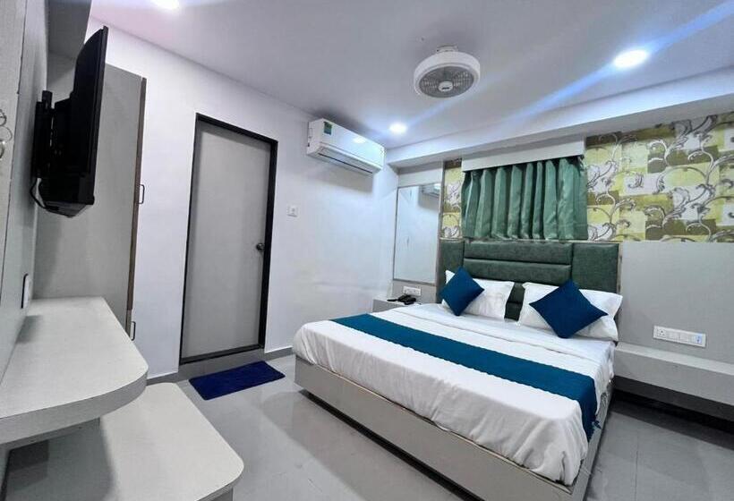 Fabhotel Grey Sky   Nr Gandhinagar Sector 11