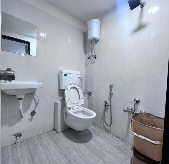 Fabhotel Grey Sky   Nr Gandhinagar Sector 11