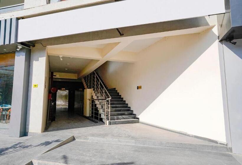 Fabhotel Grey Sky   Nr Gandhinagar Sector 11