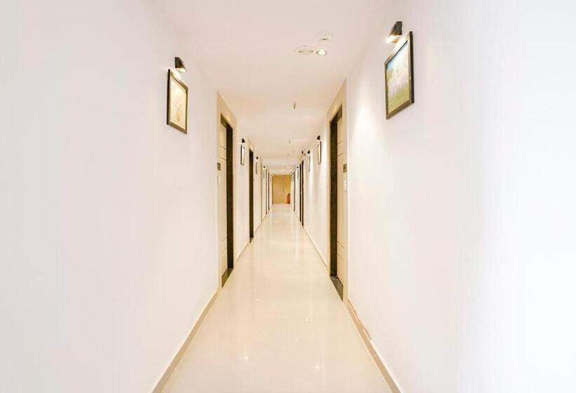 Fabhotel Grey Sky   Nr Gandhinagar Sector 11