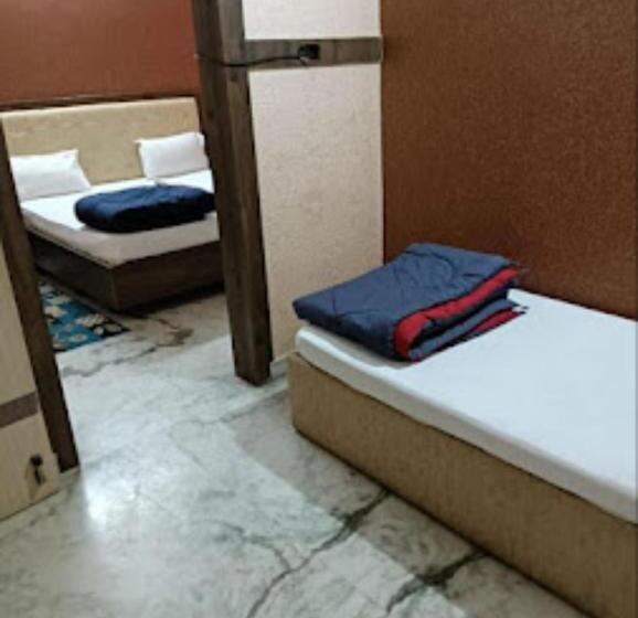 בית מלון כפרי Royal Guest House, Gaya