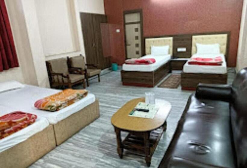 בית מלון כפרי Royal Guest House, Gaya