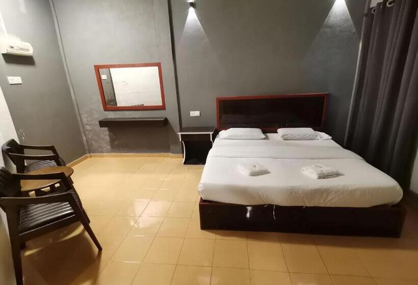 בית מלון כפרי Matahari Chalet Long Beach Perhentian Island