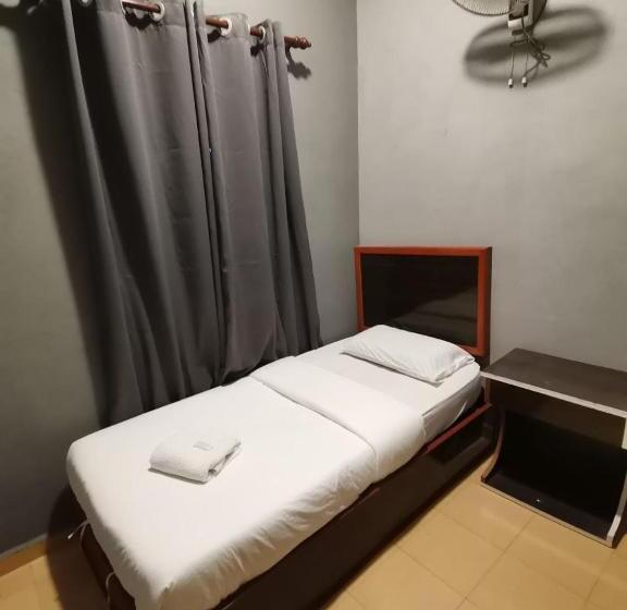 בית מלון כפרי Matahari Chalet Long Beach Perhentian Island