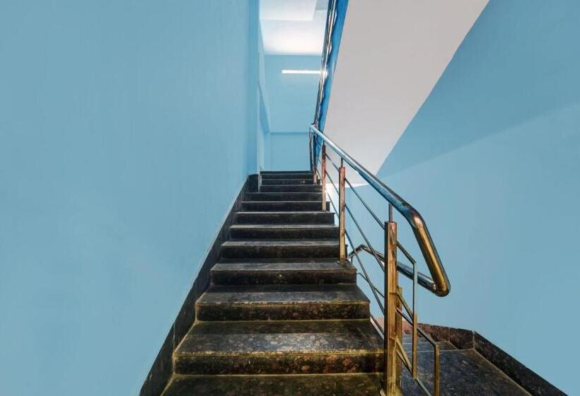 בית מלון כפרי Oyo Gajraj Banquet Hall Guest House