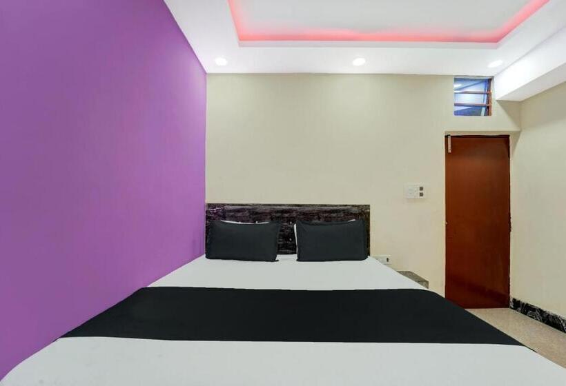 בית מלון כפרי Oyo Gajraj Banquet Hall Guest House