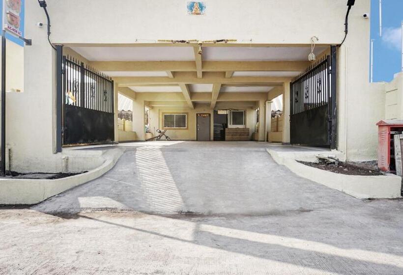 בית מלון כפרי Oyo Om Sai Lodge