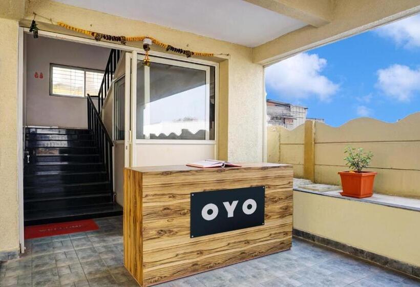בית מלון כפרי Oyo Om Sai Lodge