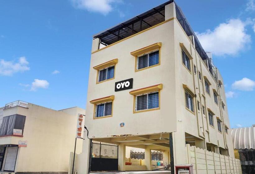 בית מלון כפרי Oyo Om Sai Lodge