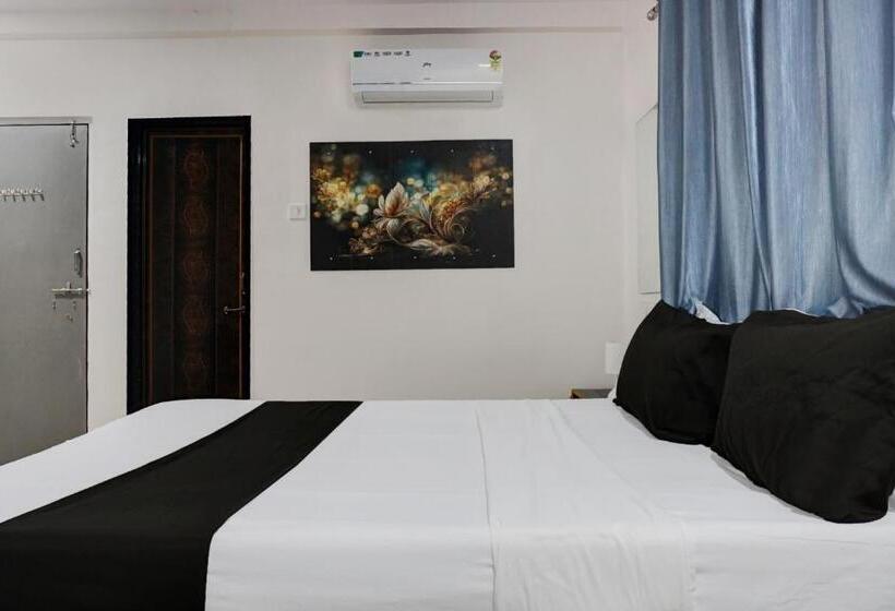 בית מלון כפרי Oyo Om Sai Lodge