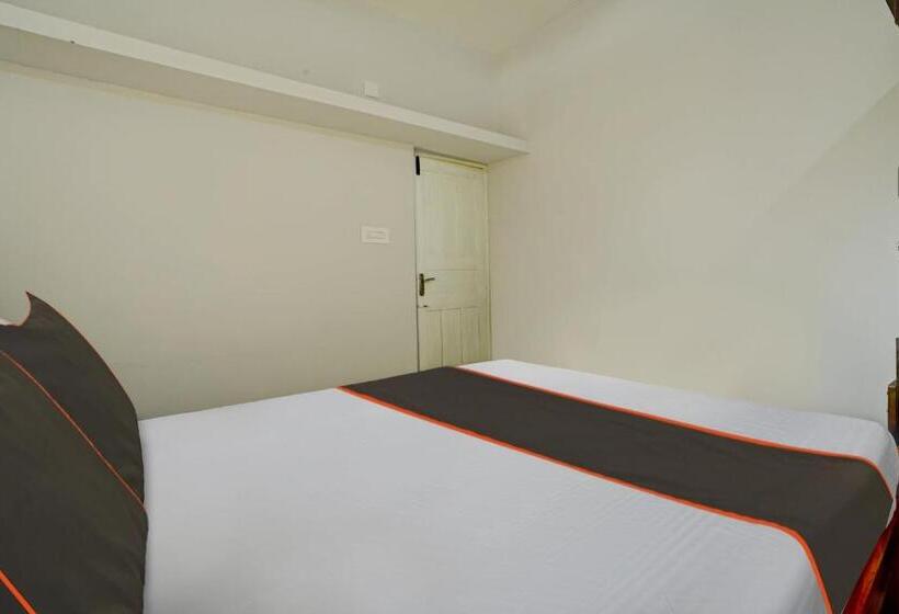 호텔 Oyo Thaikkattukara Residency