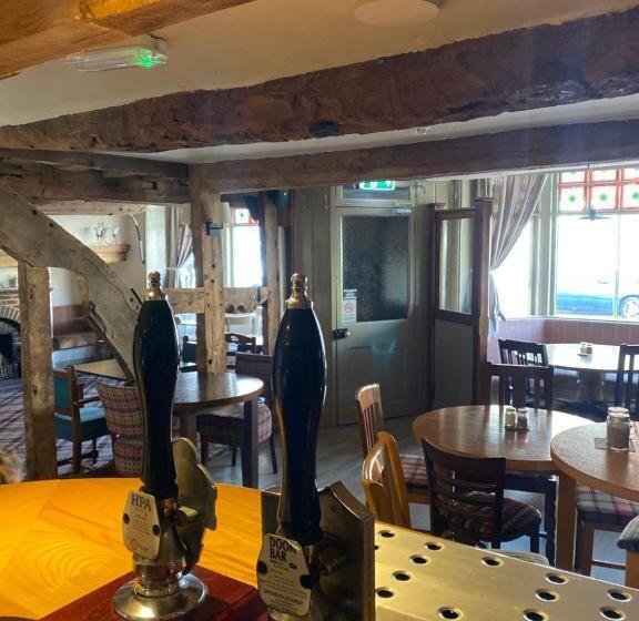 בית מלון כפרי Pershore Rooms At The Star