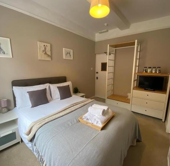 בית מלון כפרי Pershore Rooms At The Star