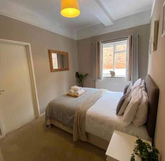 בית מלון כפרי Pershore Rooms At The Star