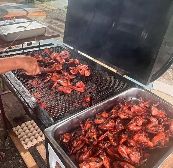 酒店 Putra Sentosa Retreat Camp, Sematan