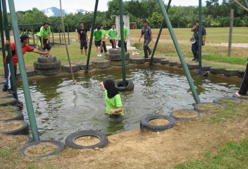 酒店 Putra Sentosa Retreat Camp, Sematan