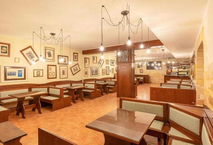 בית מלון כפרי Rasinus