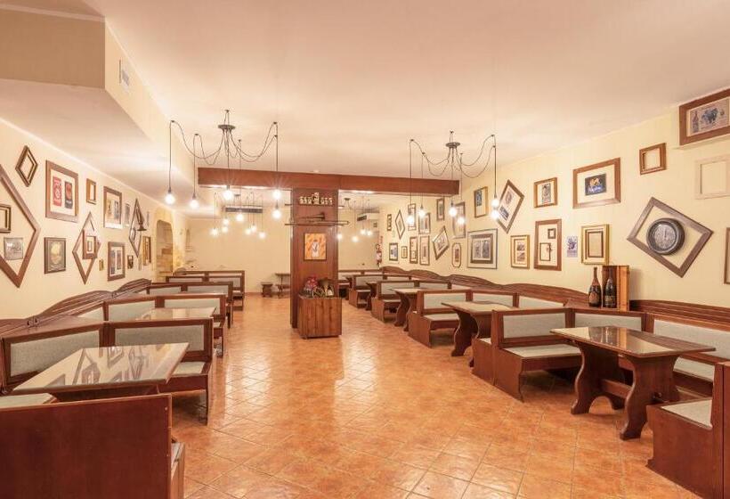 בית מלון כפרי Rasinus