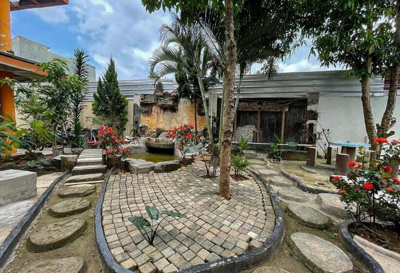 ホテル Salsabila Villa Syariah Redpartner
