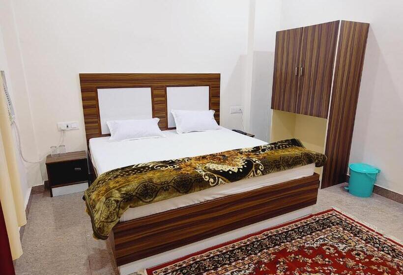 호텔 Shree Venktesh Nilayam 300 M From Ram Janam Bhumi