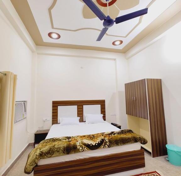 호텔 Shree Venktesh Nilayam 300 M From Ram Janam Bhumi