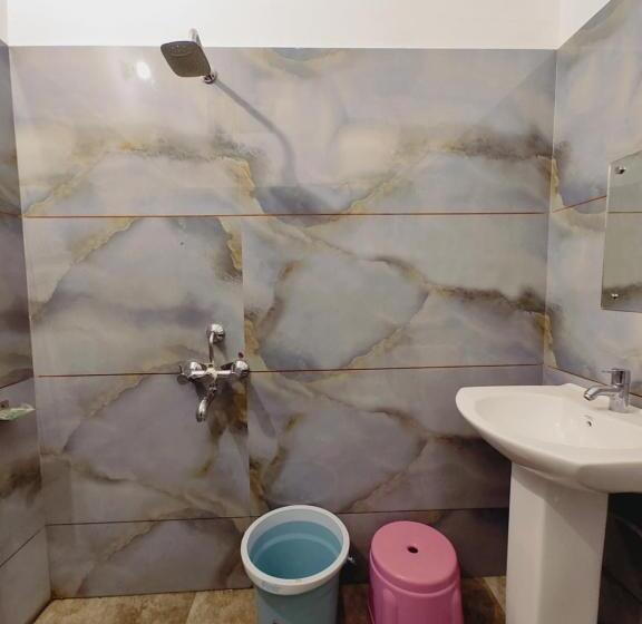 호텔 Shree Venktesh Nilayam 300 M From Ram Janam Bhumi