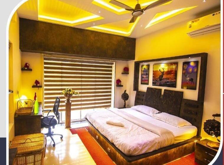 호텔 The Royal Moon