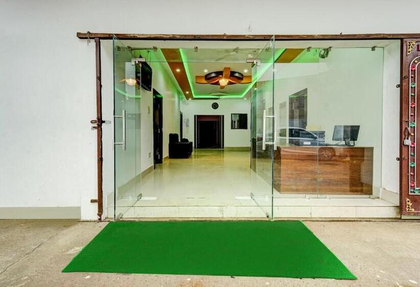 Oyo Flagship Dev Laxmi Palace Hotel & Banquet