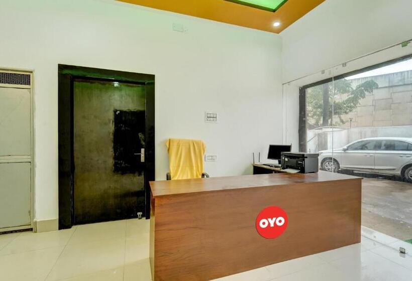 Oyo Flagship Dev Laxmi Palace Hotel & Banquet