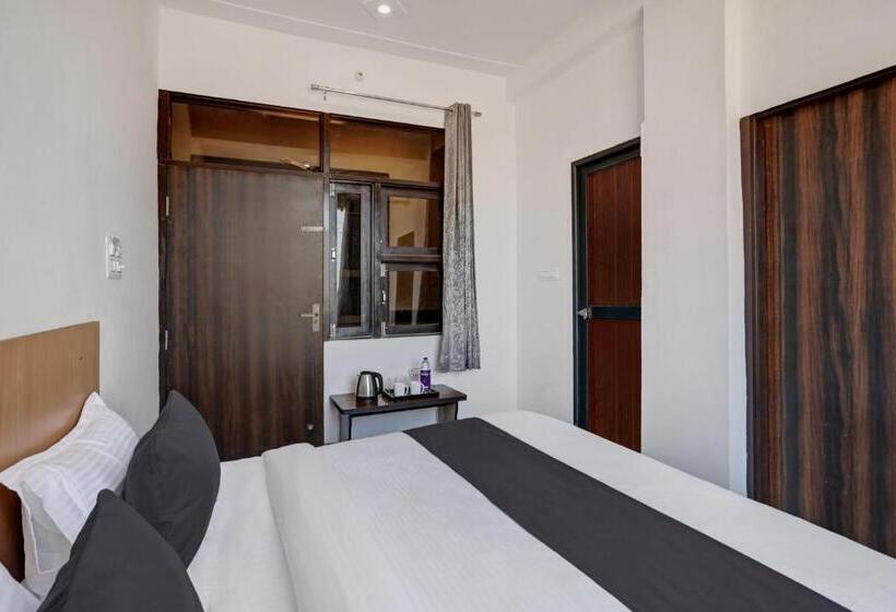 ホテル Funday, Jaipur