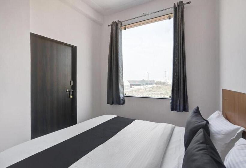 ホテル Funday, Jaipur