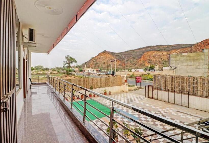 Oyo Hotel Redfly Inn